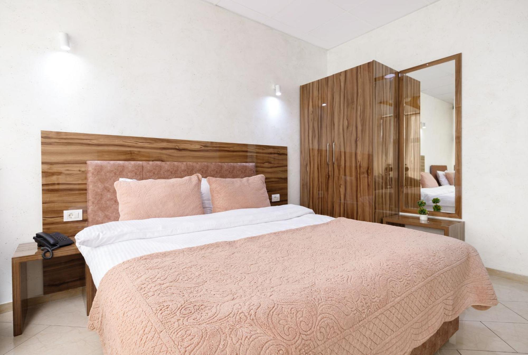 Green Center Gili Гостивар Экстерьер фото